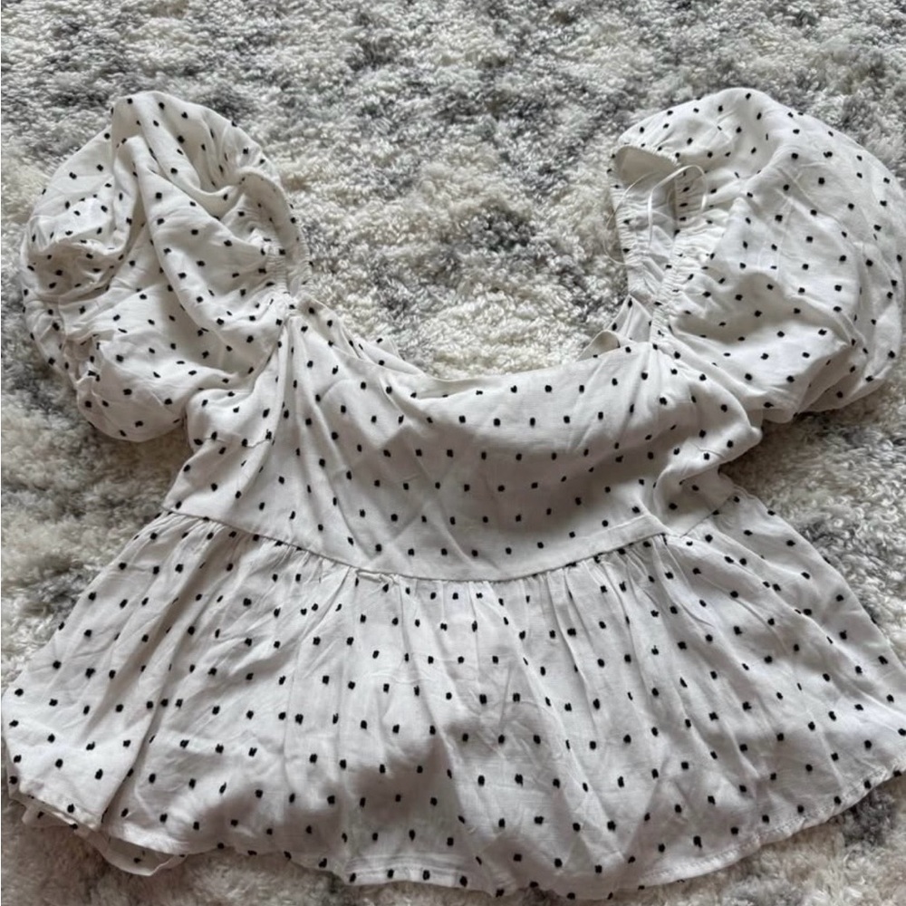 Francesca's Collections White and Black Puff Sleeve Blouse